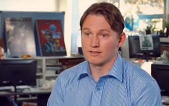 آرون كيمر - مؤلف دليل تكبير القضيب